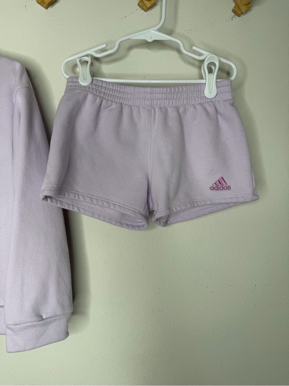Adidas Lilac Two-Piece Sweatshirt & Shorts Set Girls Size 6 Active Outfit - Picture 5 of 10
